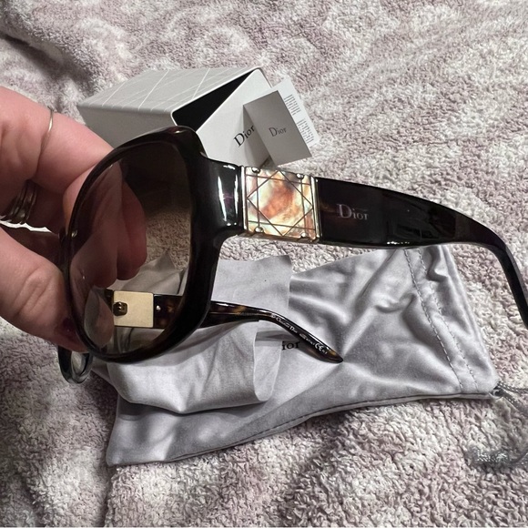 Dior Women's Black Sunglasses - Picture 5 of 10